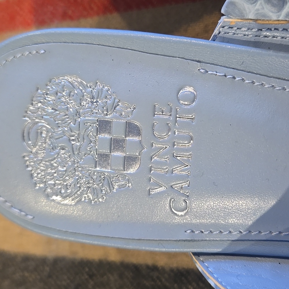 Vince Camuto Sasienda Blue Croc-Pattern Sandals Sz 11M NWOT - Picture 2 of 7